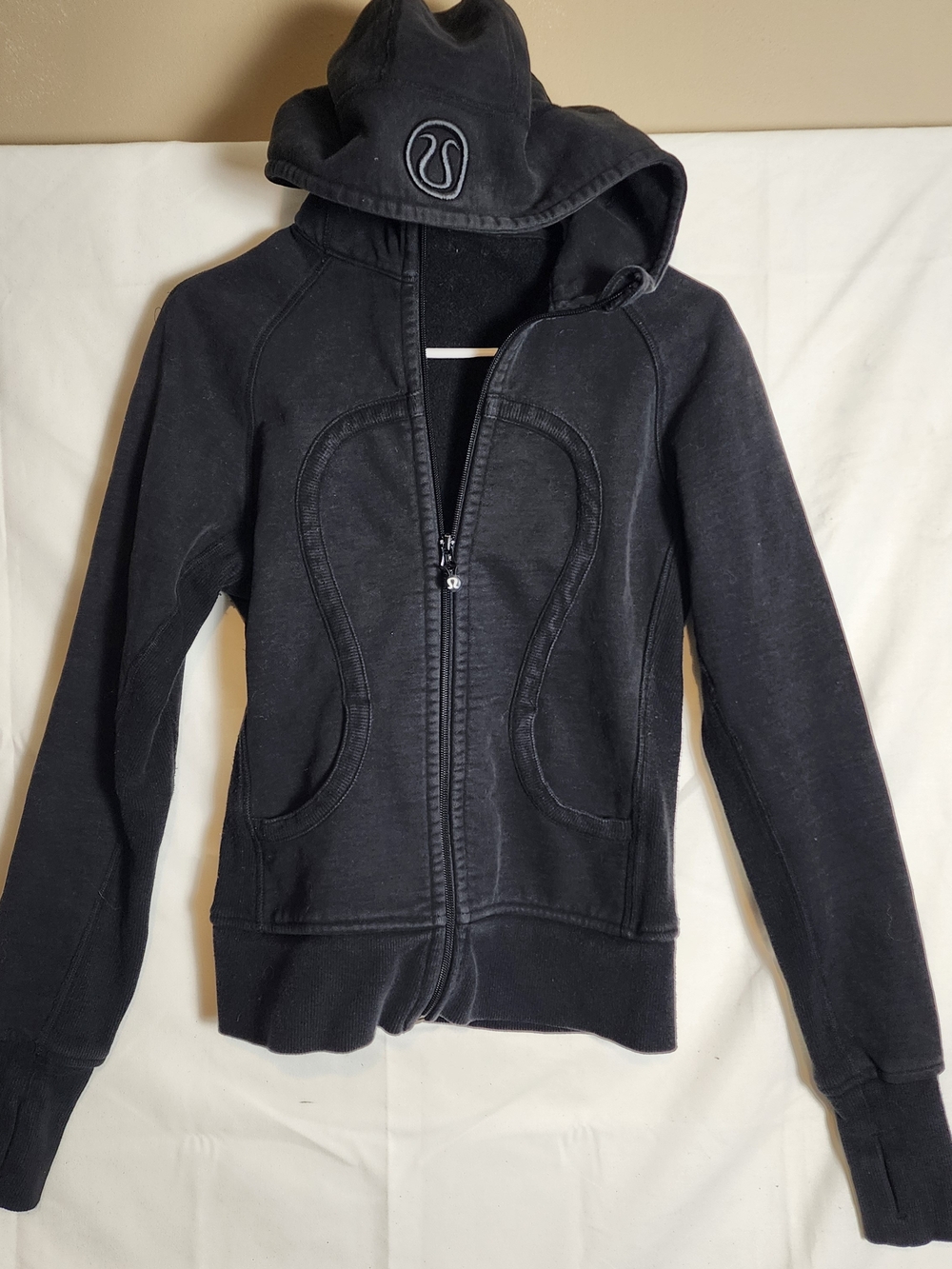 Lululemon Athletica Black Full-Zip Hooded Jacket *read*